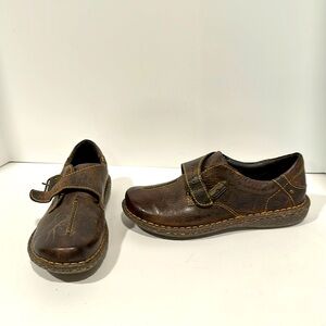 Born Brown Leather Walking Shoes
